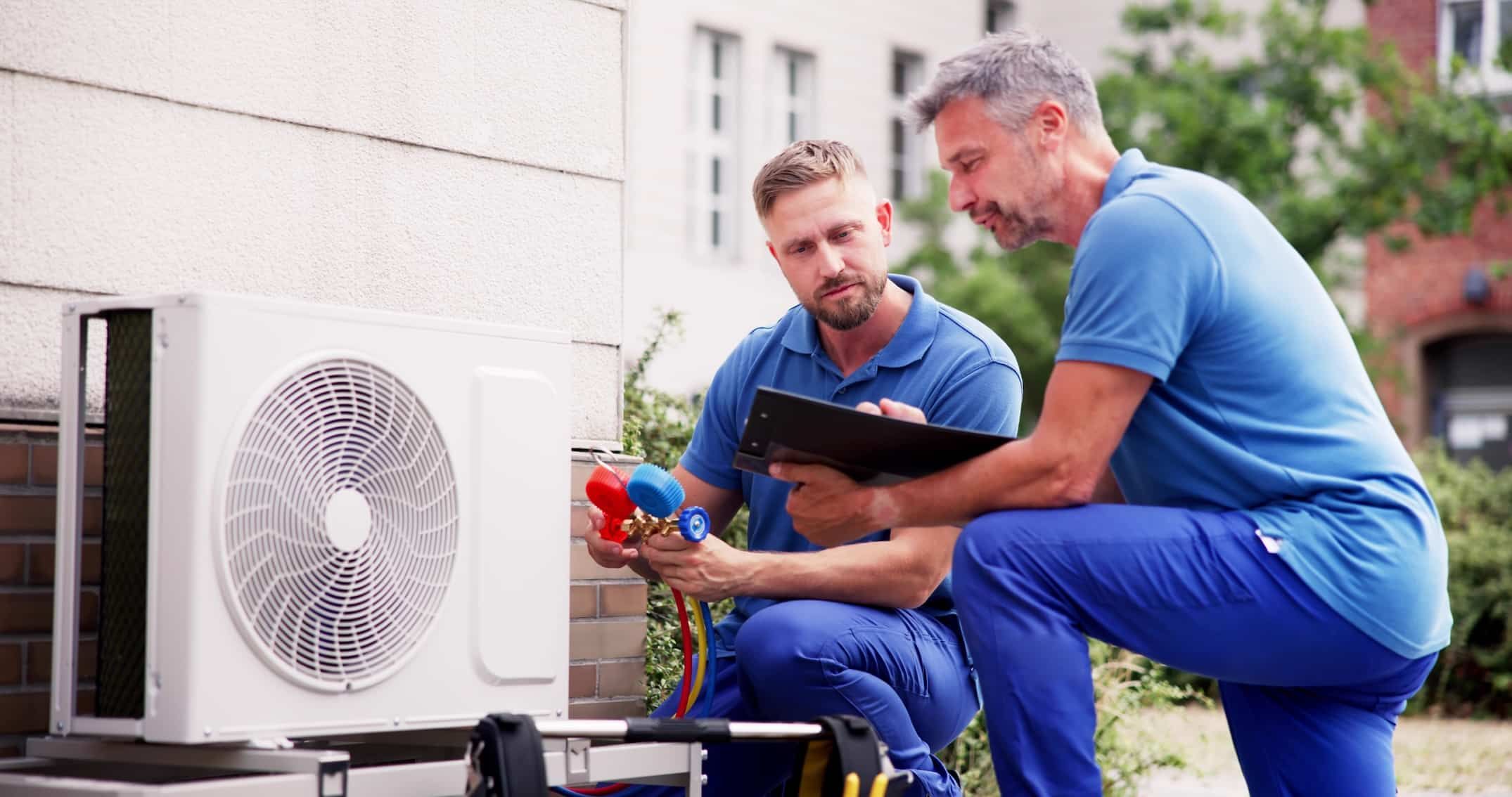 Industrial Air Conditioning Technician. HVAC Cooling System Repair Industrial Air Conditioning Technician. HVAC Cooling System Repair