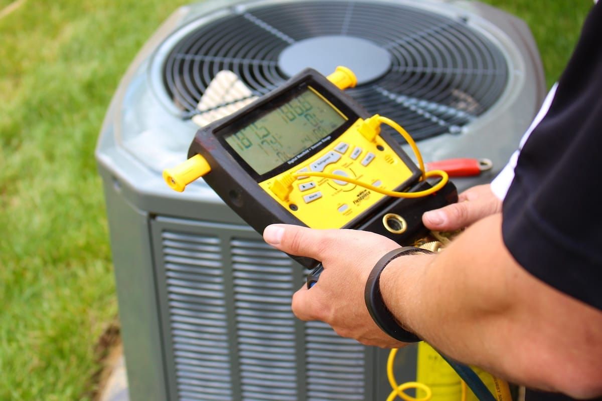 Air Conditioning Repair Servicing Man Air Conditioning Repair Servicing Man