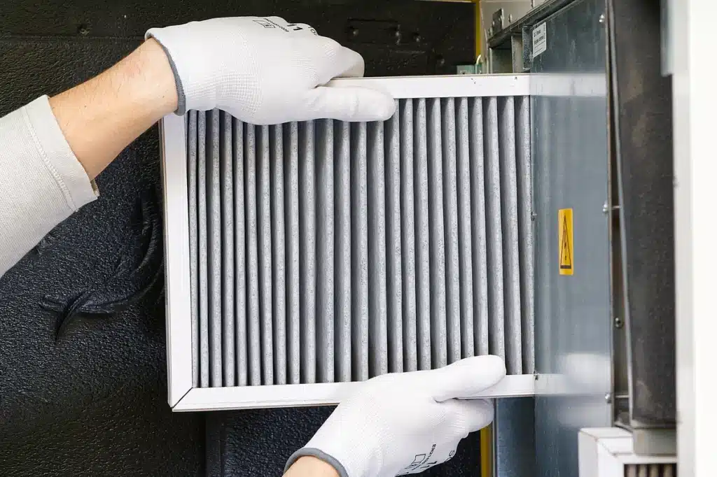 emergency furnace repair-replacing furnace filter