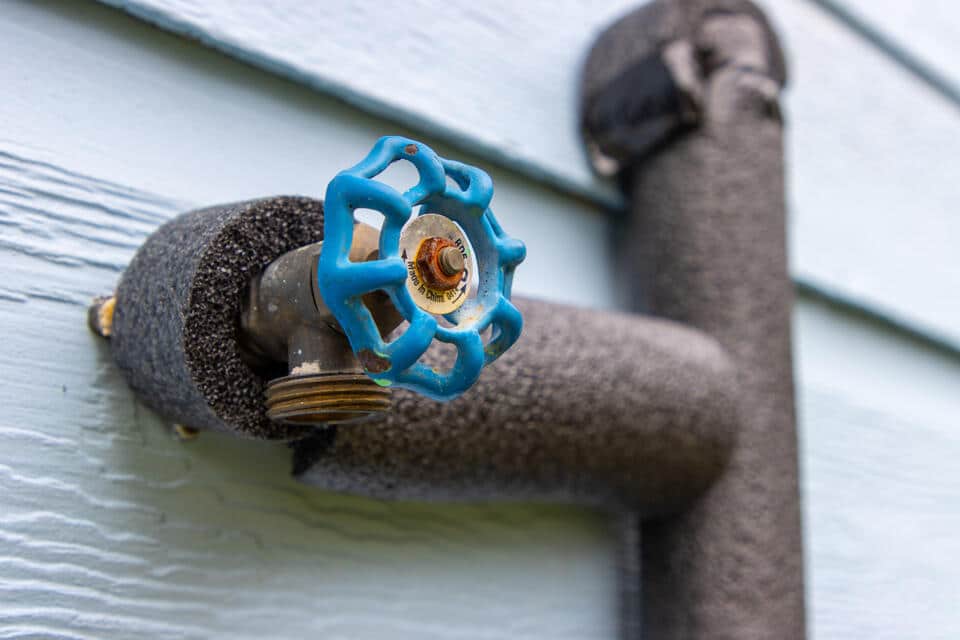 pipe insulation-insulation around exterior pipes on home siding